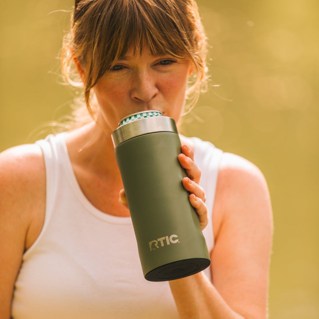 24oz Essential Can Cooler