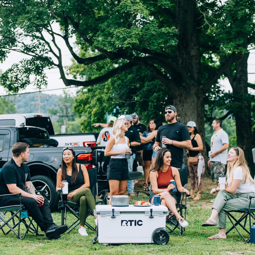72 QT Ultra-Light Wheeled Cooler