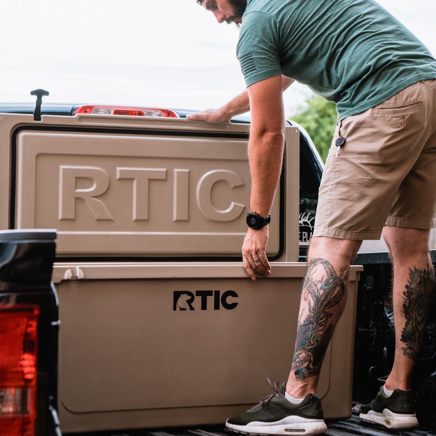 110 QT Ultra-Tough Cooler