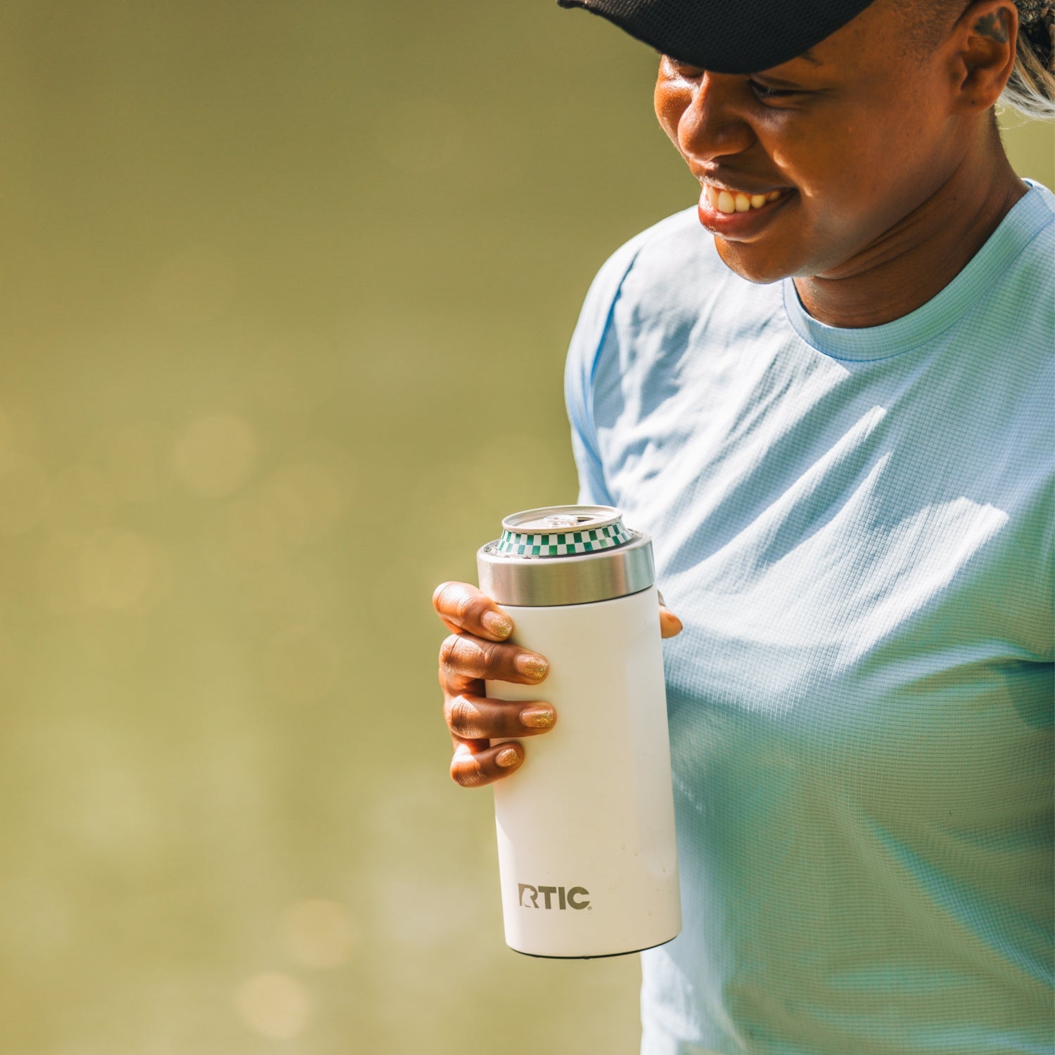 24oz Essential Can Cooler