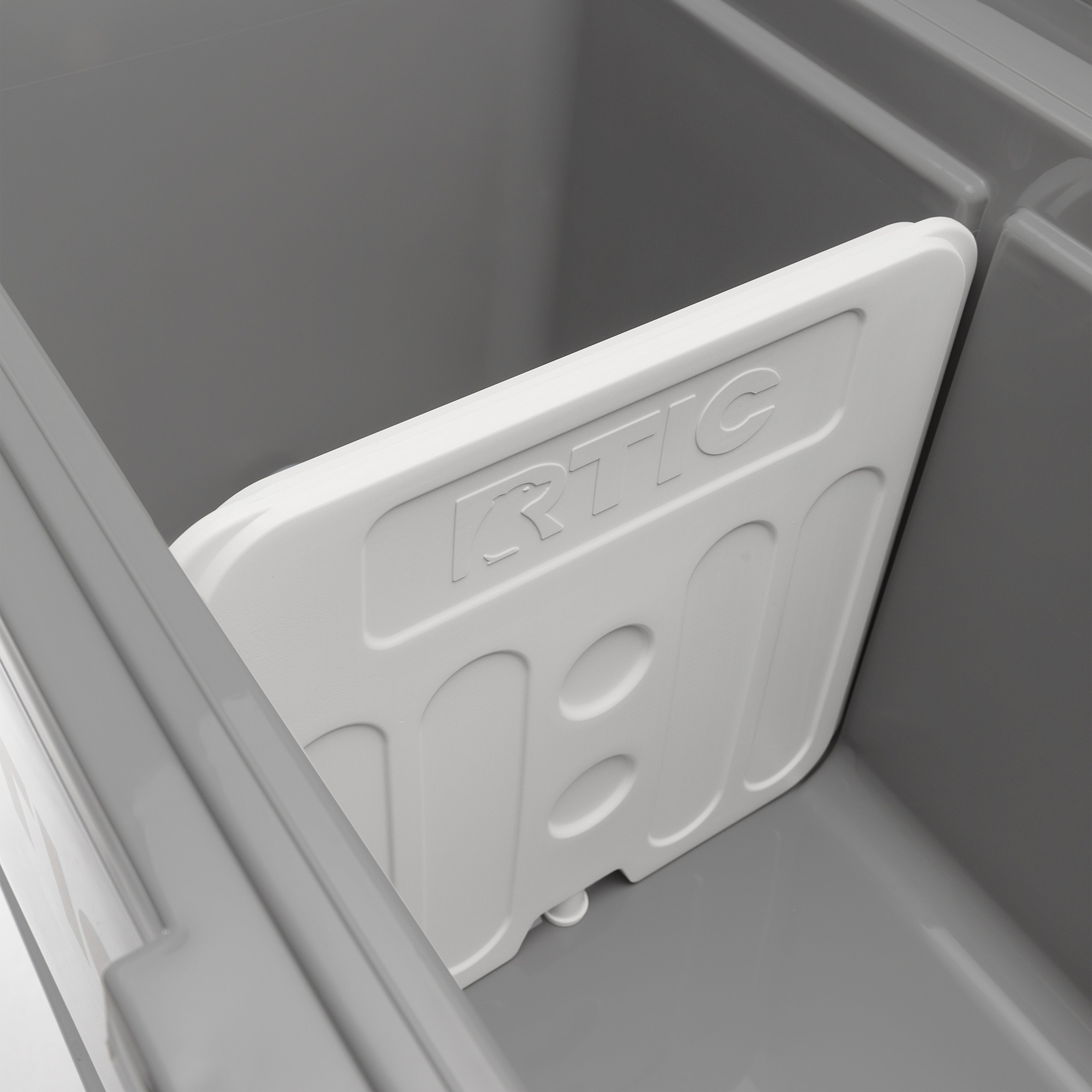 52 QT Ultra-Light Cooler
